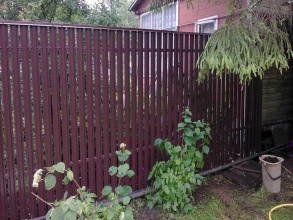 Забор из евроштакетника с бетонированием столбов 28 метров фото в Кстово