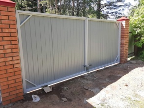 Распашные ворота с ручным управлением - пример 1 фото в Кстово