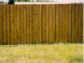 Деревянный забор сплошной 25 метров фото с установкой