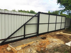 Откатные ворота с ручным управлением - пример 1 фото в Кстово