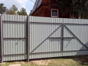 Забор с воротами и калиткой 100 метров фото недорого