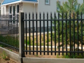 Сварные заборы на ленточном фундаменте 12 метров фото в Кстово