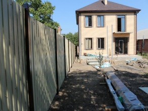 Забор из профнастила с утрамбовкой щебнем 72 метра фото цена за метр под ключ