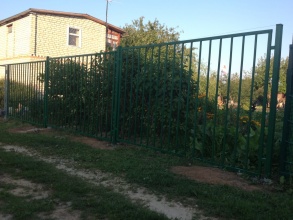 Сварные заборы с забивными столбами  80 метров фото в Кстово