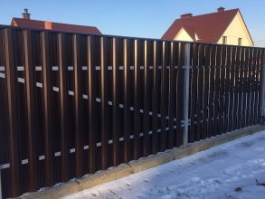 Забор из евроштакетника в шахматном порядке 10 соток фото в Кстово