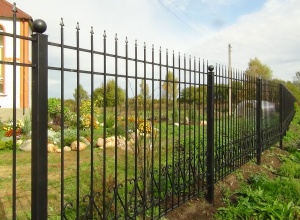 Сварные заборы с забивными столбами  12 метров фото в Кстово